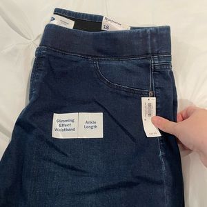 NWT-Old Navy rockstar stretch jeggings